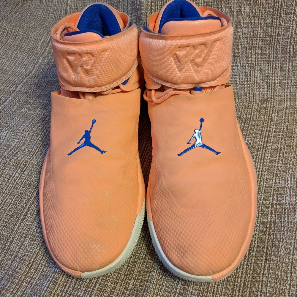Air Jordan men's 11.5 basketball shoes